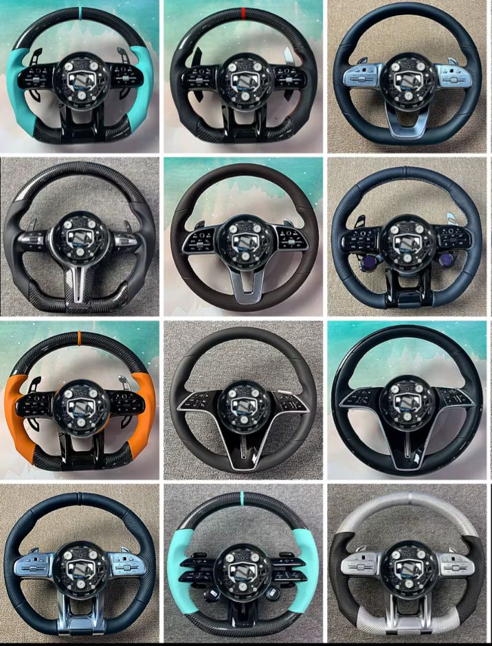 Volant Sport en Carbone et Cuir Perforé (Style Supercar)